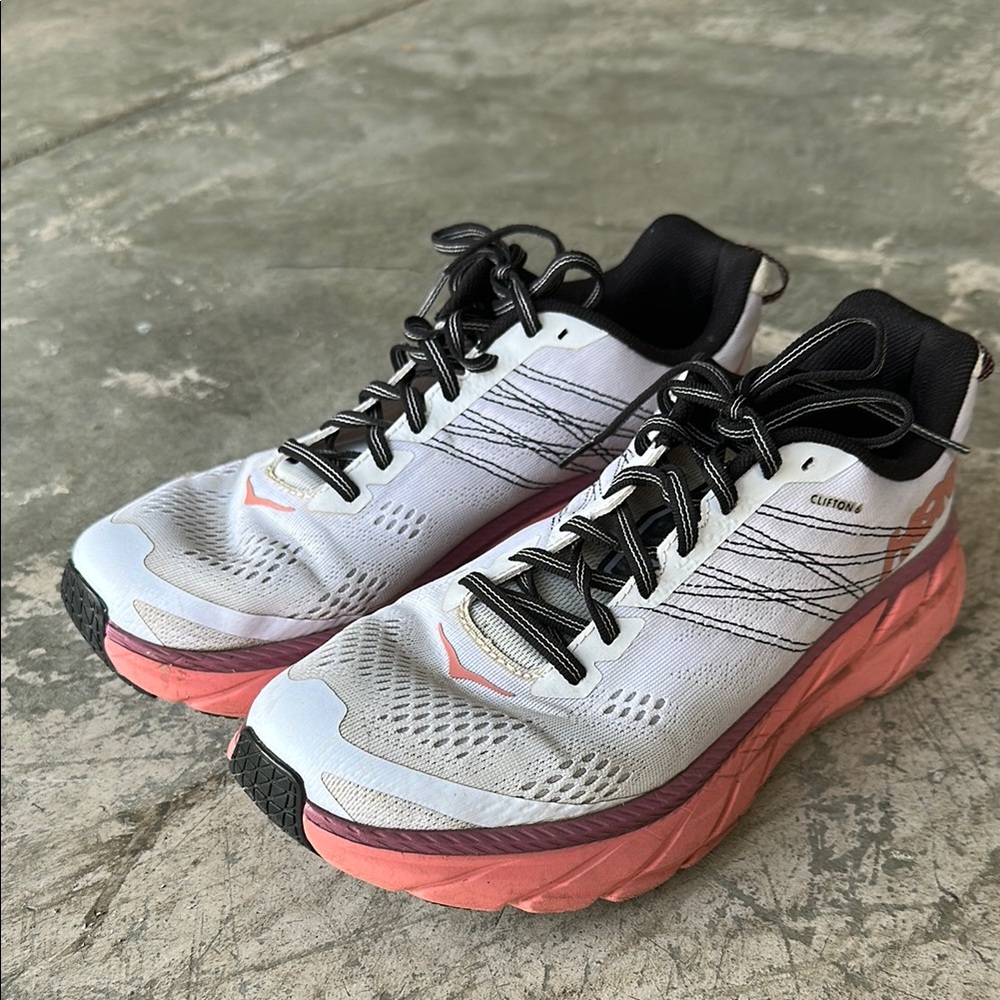Hoka Clifton 6